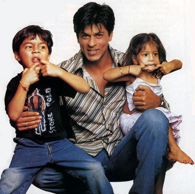 صور لبعض نجوم بليود وزوجاتهم Shahrukh-khan-with-his-children